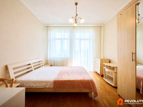 квартира за адресою Новодарницька вул., 13