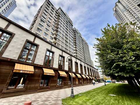 паркомісце за адресою Андрія Верхогляда вул. (Михайла Драгомирова), 20