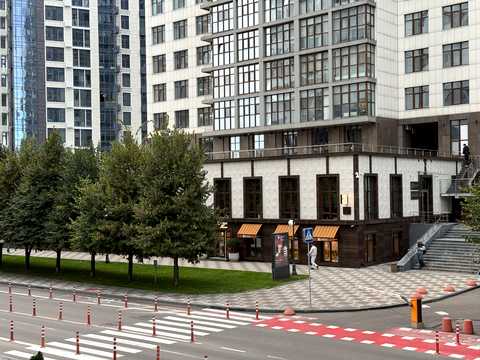 паркомісце за адресою Андрія Верхогляда вул. (Михайла Драгомирова), 20