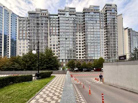 паркомісце за адресою Андрія Верхогляда вул. (Михайла Драгомирова), 20