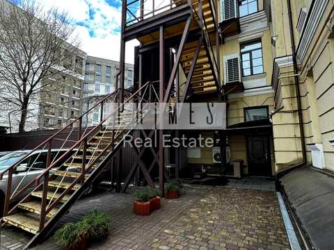 комерційна за адресою Волоська вул., 6/14