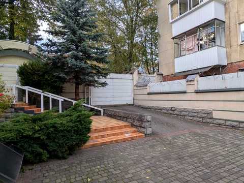 коммерческая по адресу Природная ул., 5