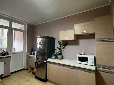 квартира за адресою Воскресенська вул., 12-Б