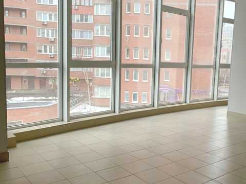 комерційна за адресою Анни Ахматової вул., 13