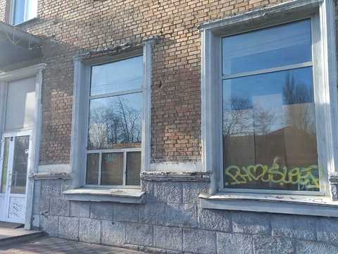 комерційна за адресою Любомира Гузара просп. (Космонавта Комарова), 38-А