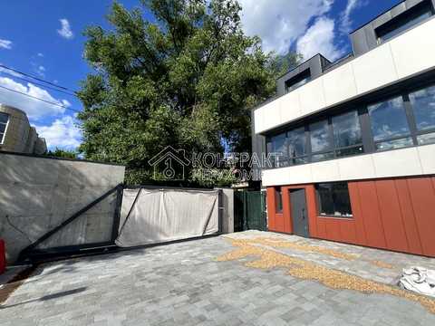 комерційна за адресою Класичний пров., 12