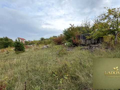 ділянка за адресою с. Карпилівка, Садова