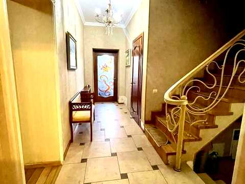 будинок за адресою 12-а Ентузіастів, 18