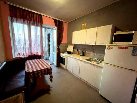 квартира за адресою Анни Ахматової вул., 31