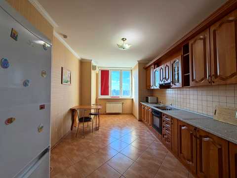 квартира за адресою Срібнокільська вул., 1