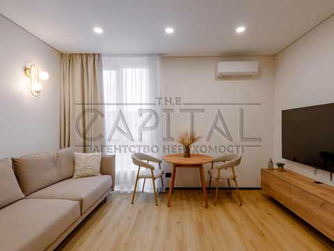 квартира за адресою Салютна вул., 2к25
