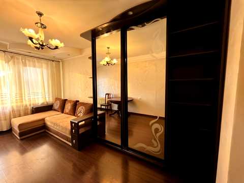 квартира за адресою Тополева вул., 6
