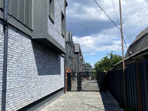 будинок за адресою Живописна вул., 19-21
