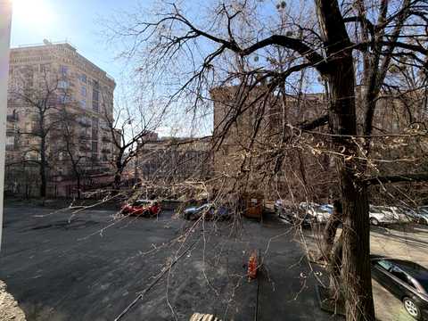 комерційна за адресою Лютеранська вул., 6-Б