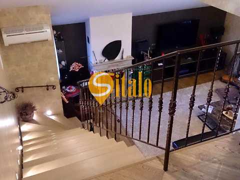 дом по адресу Центральна