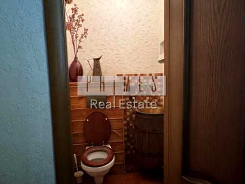 комерційна за адресою Вишгородська вул., 4