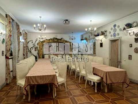 комерційна за адресою Вишгородська вул., 4