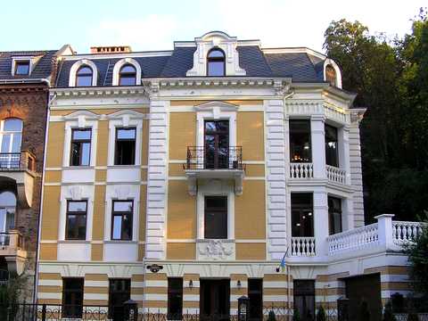 коммерческая по адресу Парковая ул. (Конева), 9