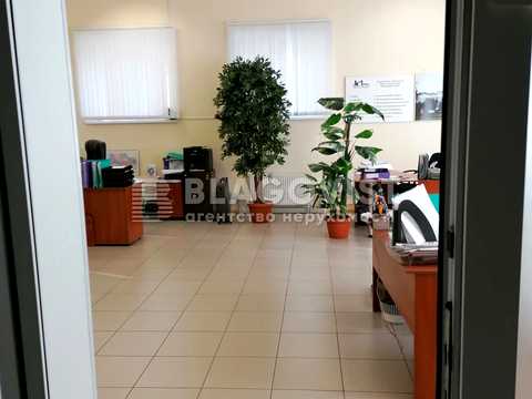 комерційна за адресою Київ, В'ячеслава Чорновола вул., 25
