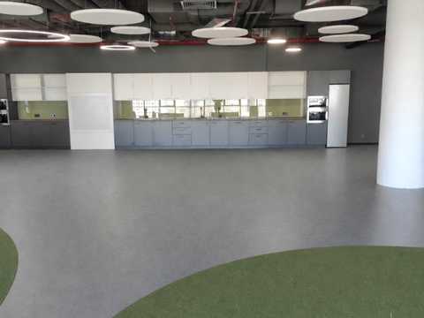 комерційна за адресою Короленківська вул., 4