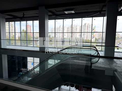 коммерческая по адресу Ревуцкого ул., 31