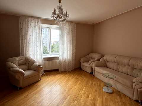квартира за адресою Наукова вул., 49-А