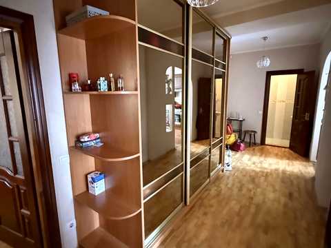 квартира за адресою Наукова вул., 49-А