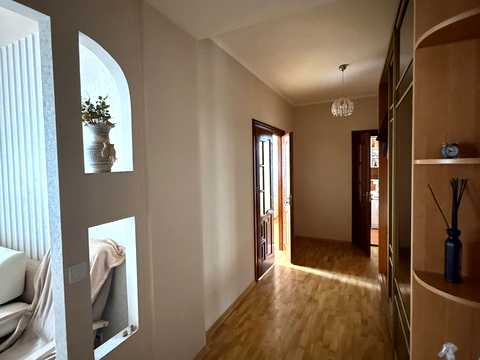 квартира за адресою Наукова вул., 49-А