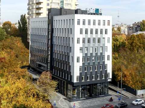 комерційна за адресою Борщагівська вул., 192