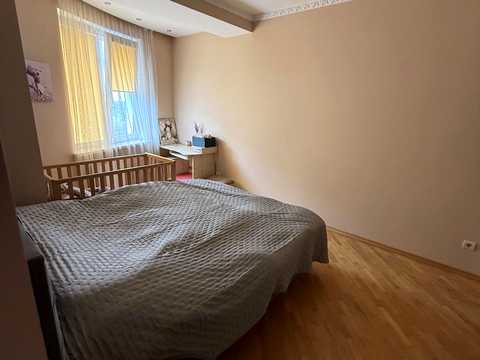 квартира за адресою Наукова вул., 49-А