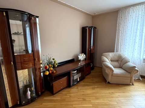 квартира за адресою Наукова вул., 49-А