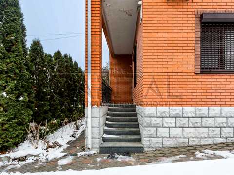дом по адресу Яготинская ул.