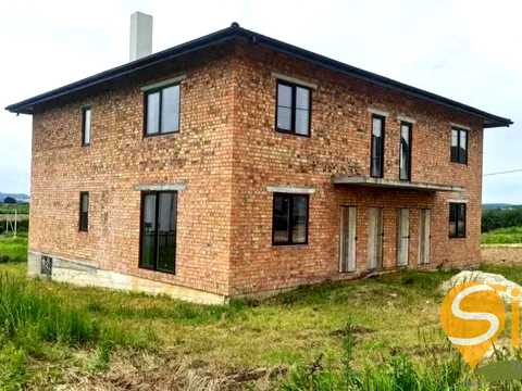 дом по адресу Горіхова