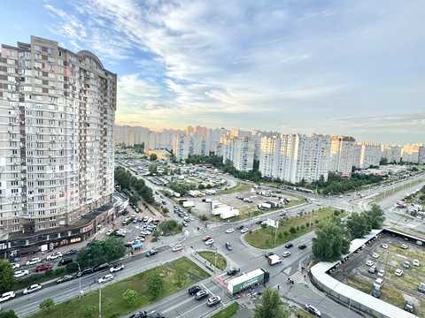 квартира за адресою Київ, Анни Ахматової вул., 31