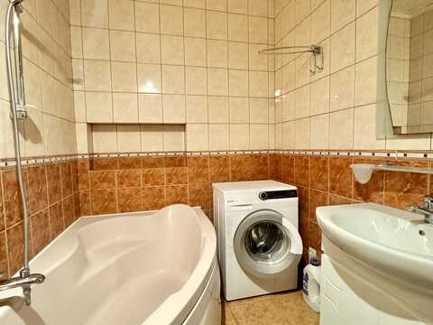 квартира за адресою Київ, Анни Ахматової вул., 31
