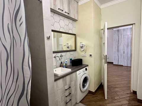 квартира за адресою Кривий Ріг, Поштовий просп. (Карла Маркса), 48