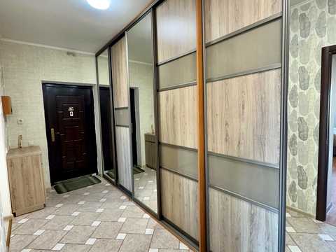 квартира за адресою Київ, Анни Ахматової вул., 31