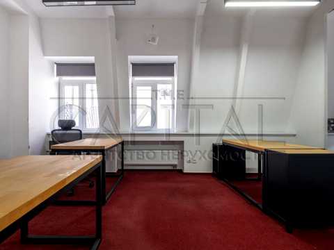 коммерческая по адресу Кияновский пер., 3-7