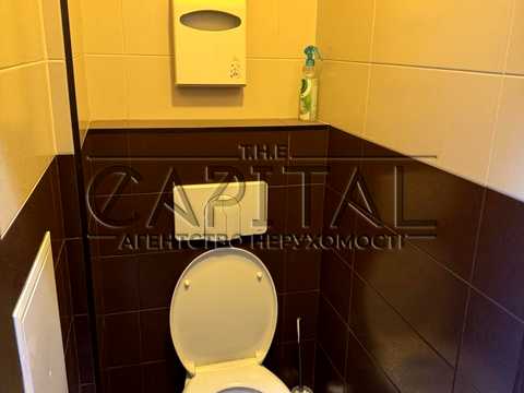 комерційна за адресою Спаська вул., 5