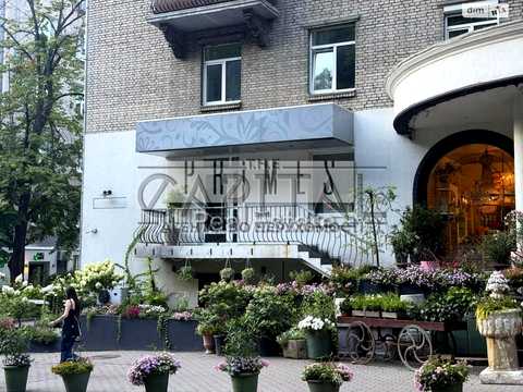 коммерческая по адресу Кловский спуск, 11