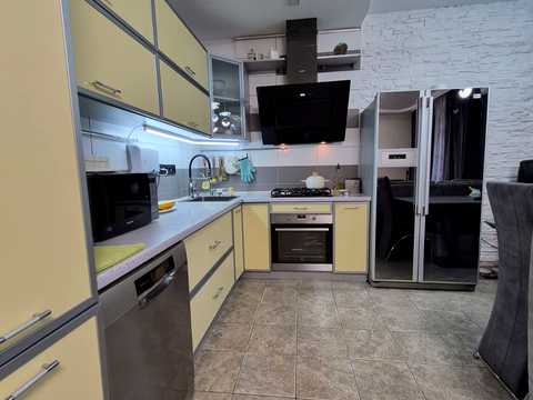 квартира за адресою Металургів просп., 21