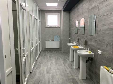 комерційна за адресою Чуднівська вул. (Черняховського), 100