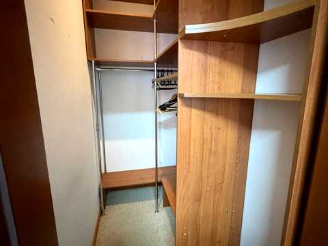 комерційна за адресою Театральна вул., 6