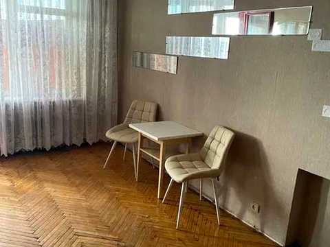 квартира за адресою Любомира Гузара просп. (Космонавта Комарова), 19