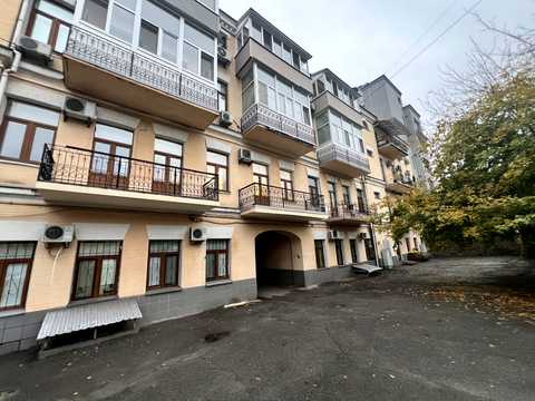 коммерческая по адресу Верхній Вал ул., 62