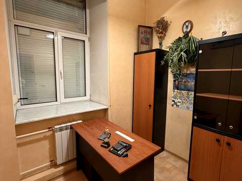 комерційна за адресою Івана Франка вул., 16/2