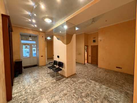 комерційна за адресою Івана Франка вул., 16/2
