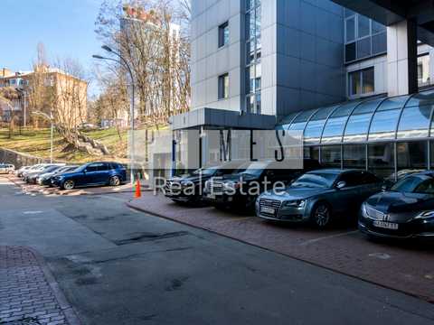 коммерческая по адресу Спортивная пл., 3