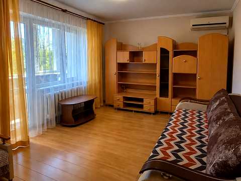 квартира за адресою Генерала Генадія Воробйова вул. (Курська), 8-А