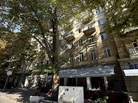 квартира за адресою Садова вул., 19